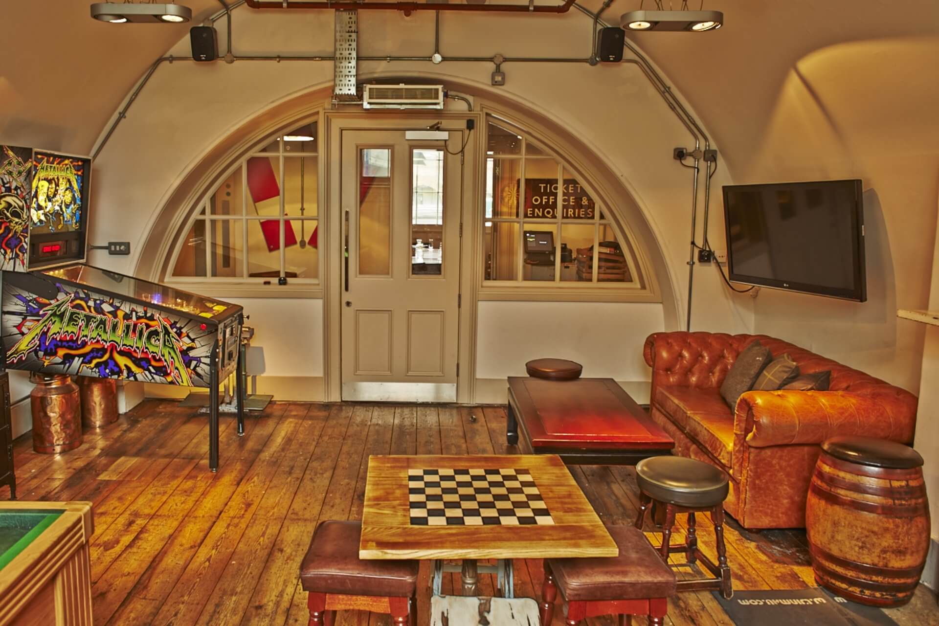 The Parcel Yard Take a 360 tour of The Parcel Yard Pub & Restaurant