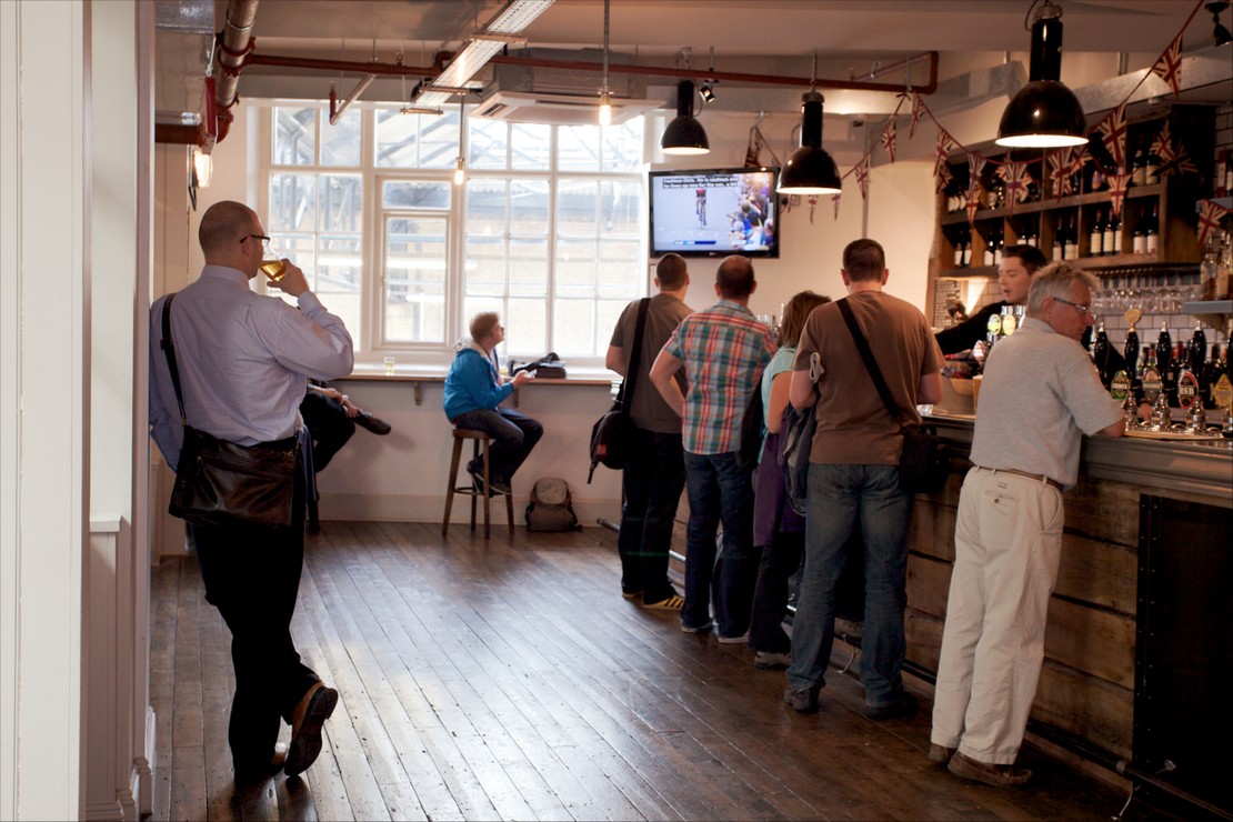 The Parcel Yard Take a 360 tour of The Parcel Yard Pub & Restaurant in Kings Cross