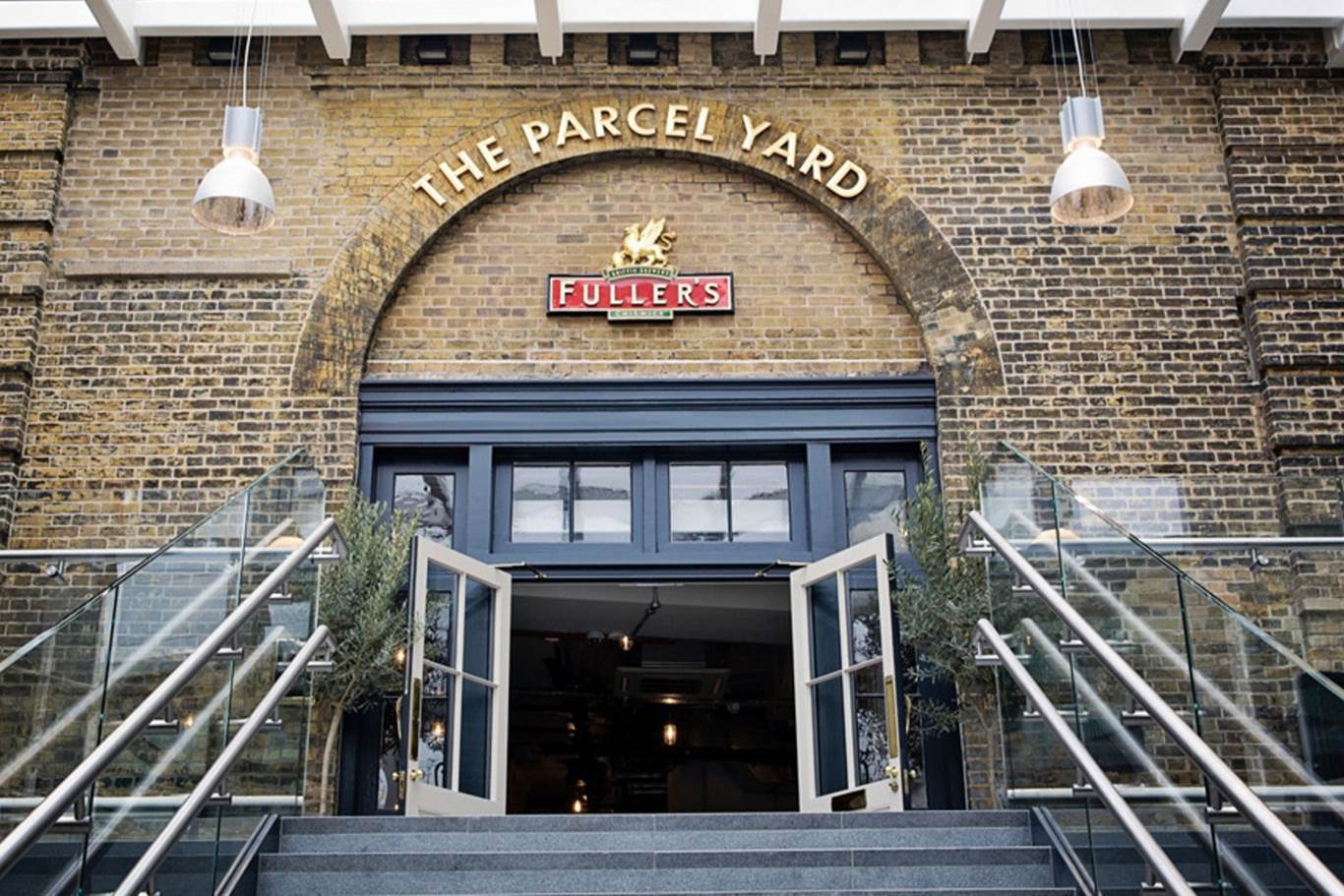 The Parcel Yard Fuller's Pub and Restaurant in King's Cross